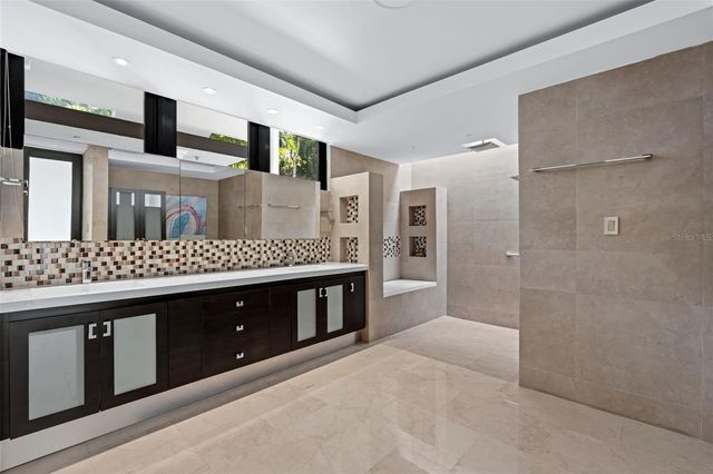 3 GARDEN HILLS ESTATES 12, Guaynabo, PR 00966