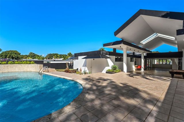 3 GARDEN HILLS ESTATES 12, Guaynabo, PR 00966