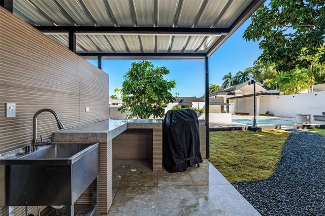 3 GARDEN HILLS ESTATES 12, Guaynabo, PR 00966