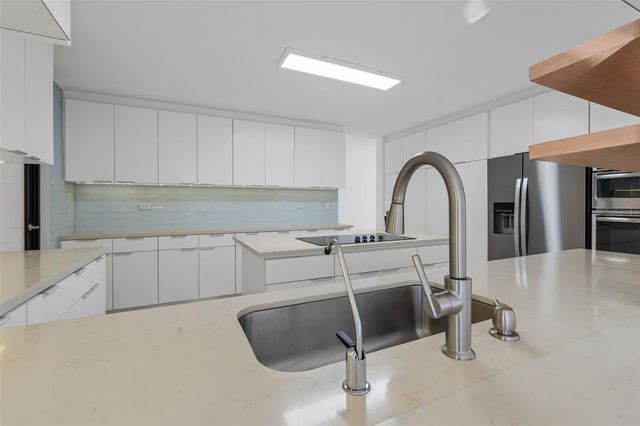 3 GARDEN HILLS ESTATES 12, Guaynabo, PR 00966