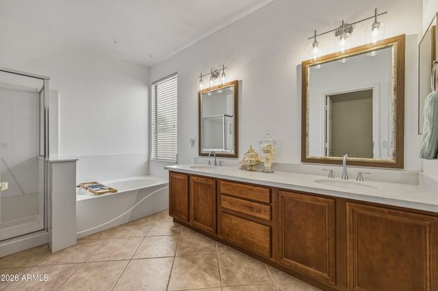 1826 E VALENCIA Drive, Phoenix, AZ 85042