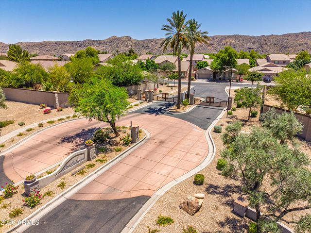 1826 E VALENCIA Drive, Phoenix, AZ 85042