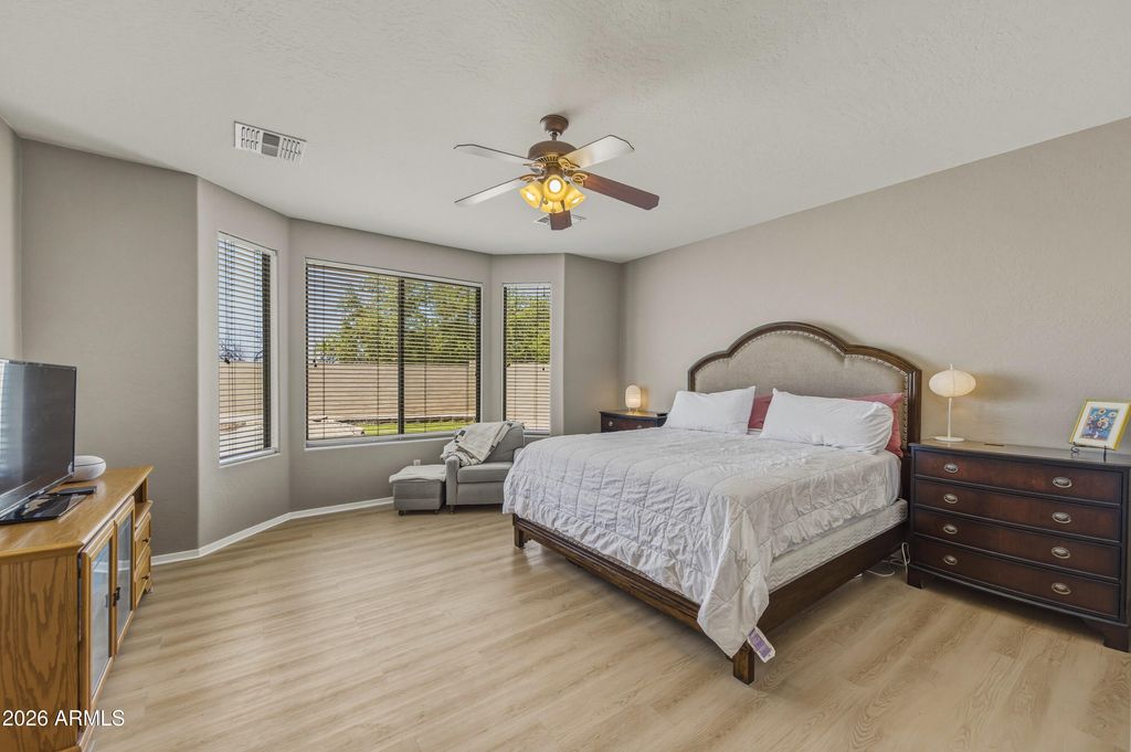 1826 E VALENCIA Drive, Phoenix, AZ 85042 — photo 5