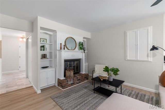 2025 Granada Drive, Florissant, MO 63033