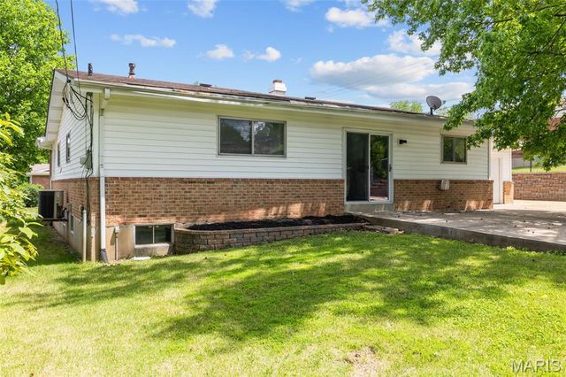 2025 Granada Drive, Florissant, MO 63033