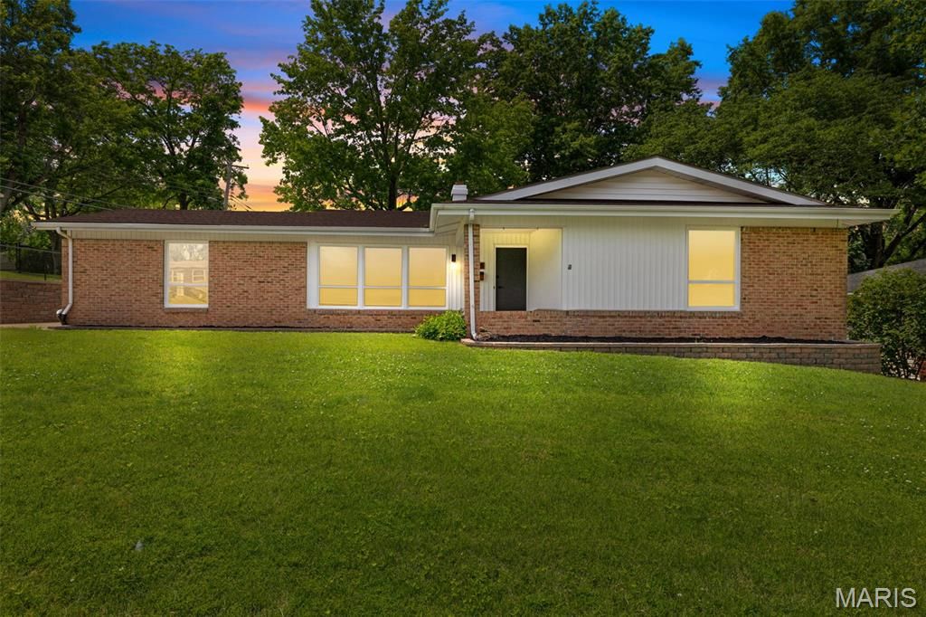 2025 Granada Drive, Florissant, MO 63033