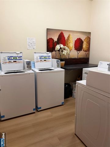 250 Park Avenue 1, East Rutherford, NJ 07073