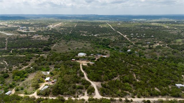 722 Wildwood LN, Johnson City, TX 78636