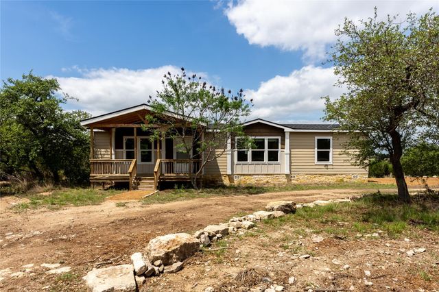722 Wildwood LN, Johnson City, TX 78636