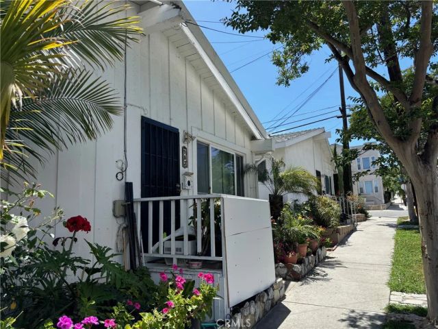 989 W 2nd Street, San Pedro, CA 90731