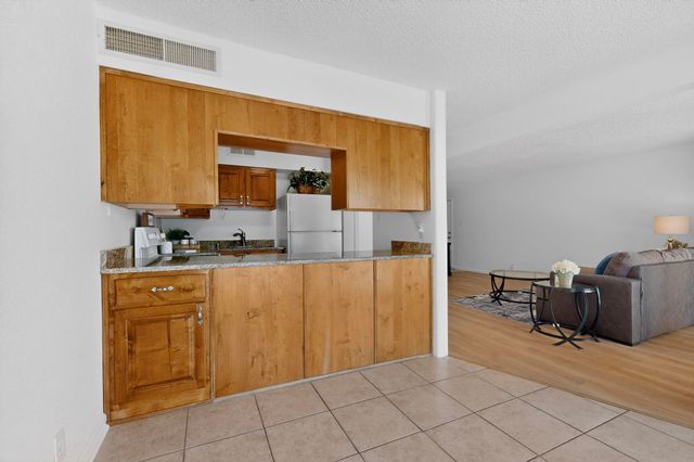 4717 Country Club Lane NW A11, Albuquerque, NM 87114