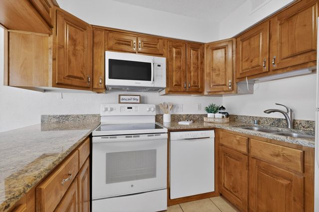 4717 Country Club Lane NW A11, Albuquerque, NM 87114