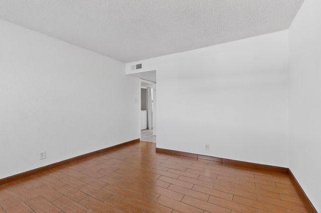 4717 Country Club Lane NW A11, Albuquerque, NM 87114