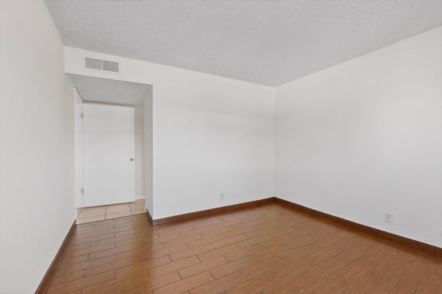 4717 Country Club Lane NW A11, Albuquerque, NM 87114