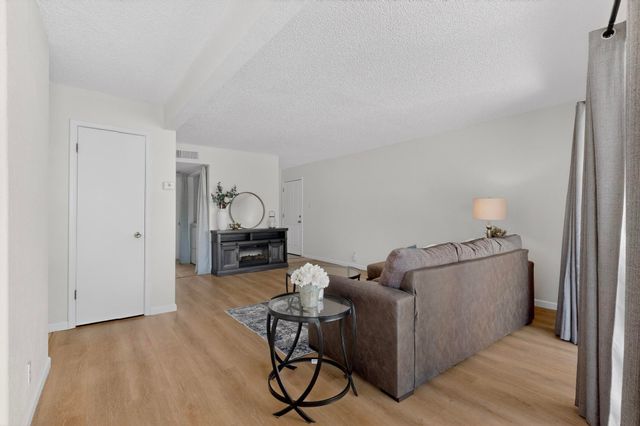 4717 Country Club Lane NW A11, Albuquerque, NM 87114