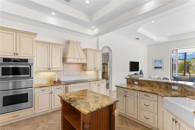 7506 Hogan CT, Naples, FL 34113