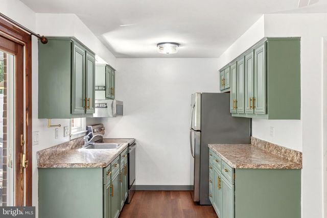 96 QUEEN AVE, Enola, PA 17025
