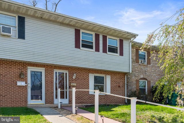 96 QUEEN AVE, Enola, PA 17025