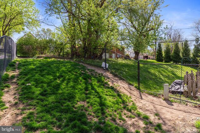 96 QUEEN AVE, Enola, PA 17025