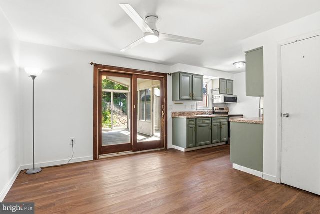 96 QUEEN AVE, Enola, PA 17025
