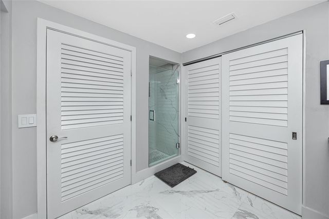736 ISLAND WAY 1001, Clearwater Beach, FL 33767