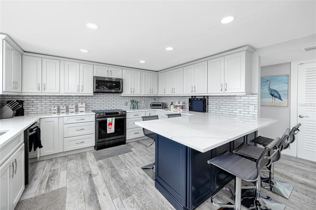 736 ISLAND WAY 1001, Clearwater Beach, FL 33767