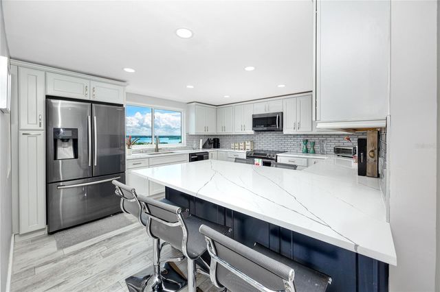 736 ISLAND WAY 1001, Clearwater Beach, FL 33767