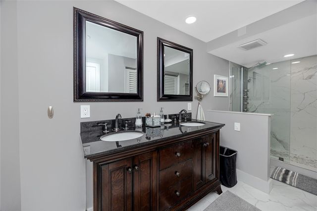 736 ISLAND WAY 1001, Clearwater Beach, FL 33767