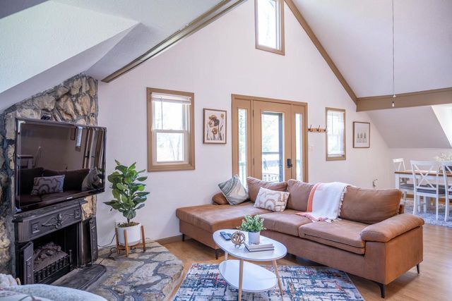 W1620 Cliff House Road, Lyndon Station, WI 53944