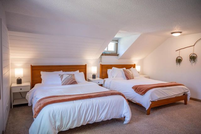W1620 Cliff House Road, Lyndon Station, WI 53944