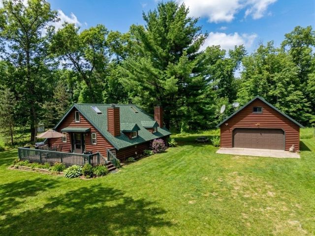 W1620 Cliff House Road, Lyndon Station, WI 53944
