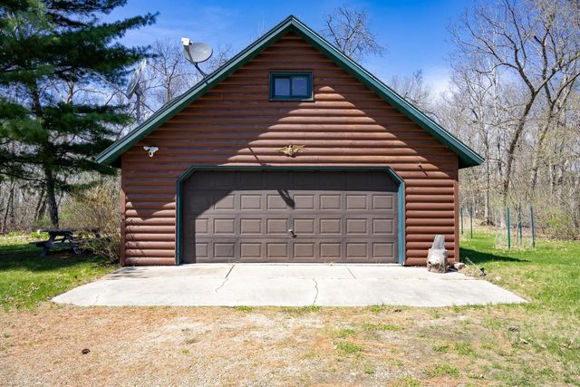 W1620 Cliff House Road, Lyndon Station, WI 53944