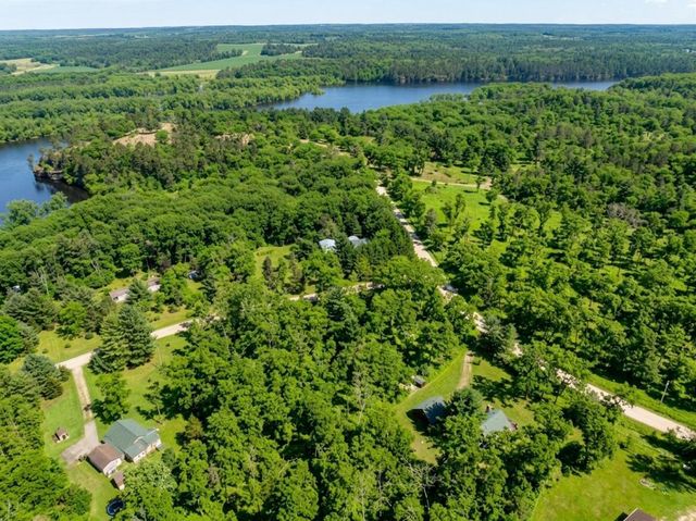 W1620 Cliff House Road, Lyndon Station, WI 53944