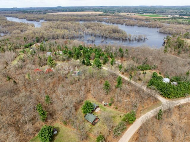 W1620 Cliff House Road, Lyndon Station, WI 53944