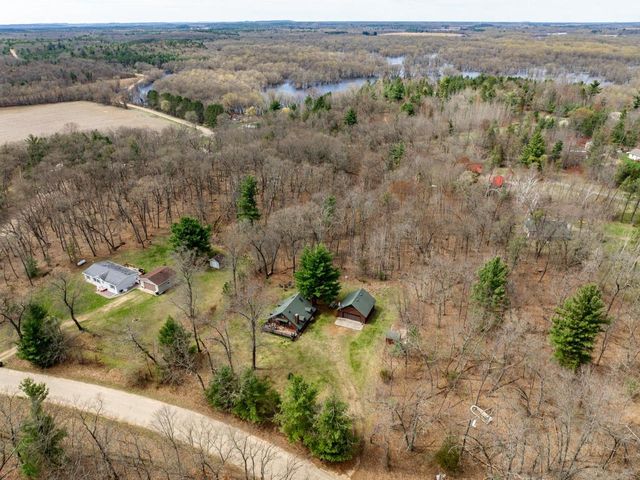 W1620 Cliff House Road, Lyndon Station, WI 53944