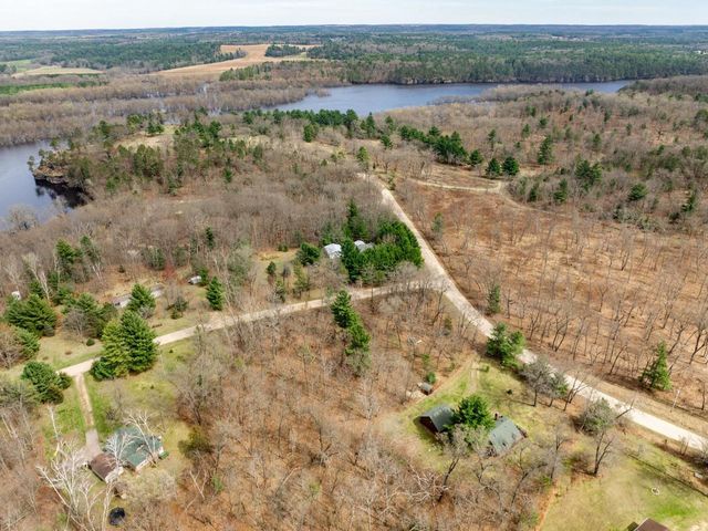W1620 Cliff House Road, Lyndon Station, WI 53944