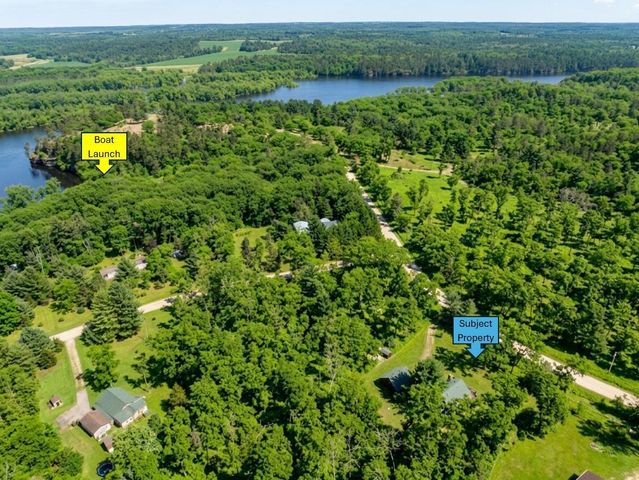 W1620 Cliff House Road, Lyndon Station, WI 53944