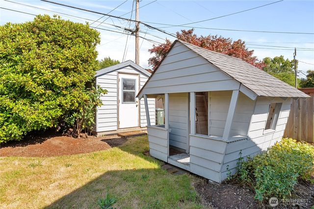 1845 N Highland Street, Tacoma, WA 98406
