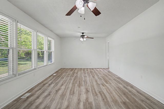 276 Pumpkin Ridge Rd, Dover, TN 37058