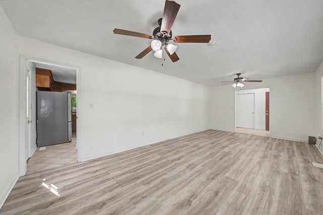 276 Pumpkin Ridge Rd, Dover, TN 37058