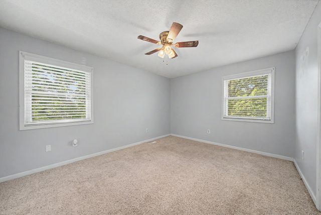 276 Pumpkin Ridge Rd, Dover, TN 37058