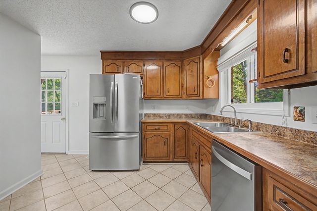 276 Pumpkin Ridge Rd, Dover, TN 37058
