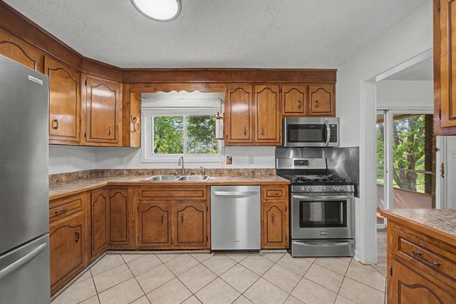 276 Pumpkin Ridge Rd, Dover, TN 37058