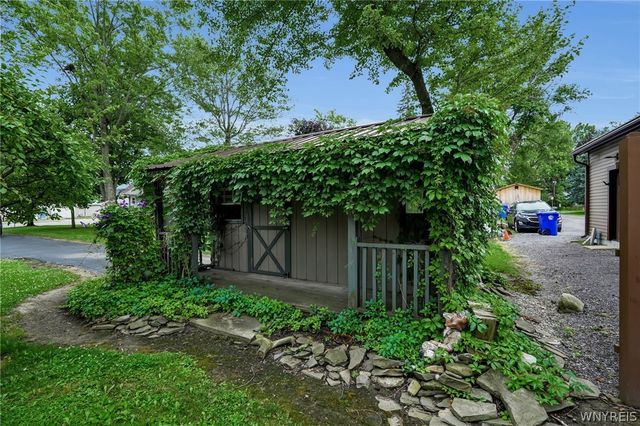 1904 Union Road, West Seneca, NY 14224