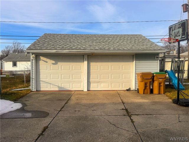 250 Danbury Drive, Cheektowaga, NY 14225