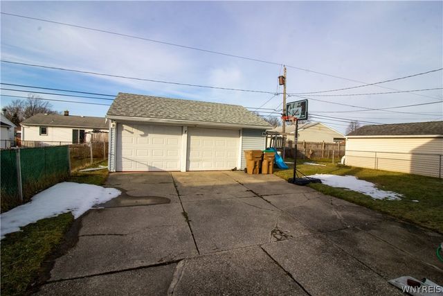 250 Danbury Drive, Cheektowaga, NY 14225