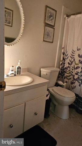 65 VILLANOVA CT, Sicklerville, NJ 08081
