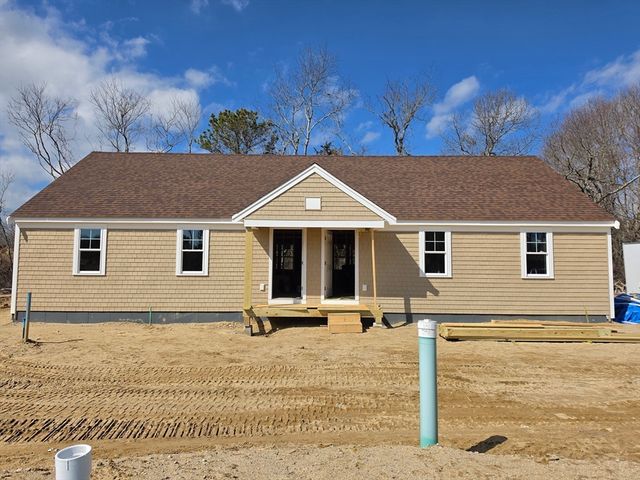 87 Acapesket Rd 3A, Falmouth, MA 02536