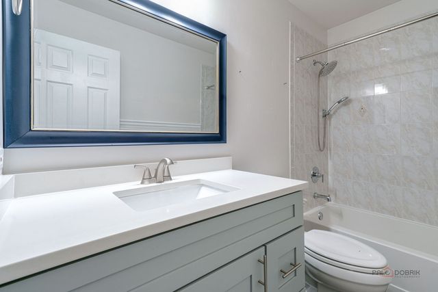 223 Delia Drive, Wauconda, IL 60084