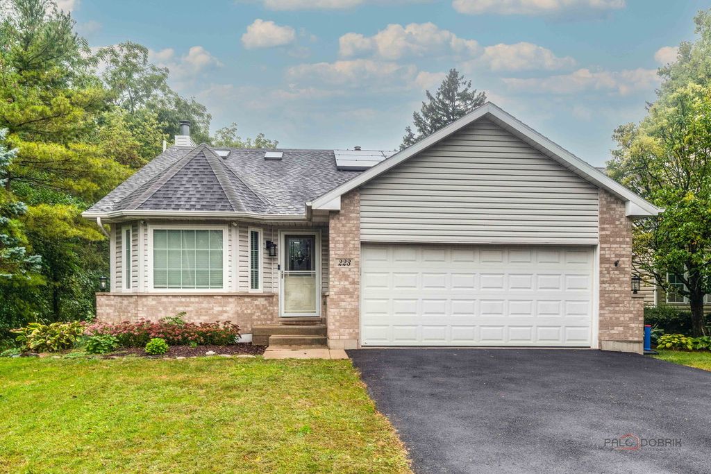 223 Delia Drive, Wauconda, IL 60084